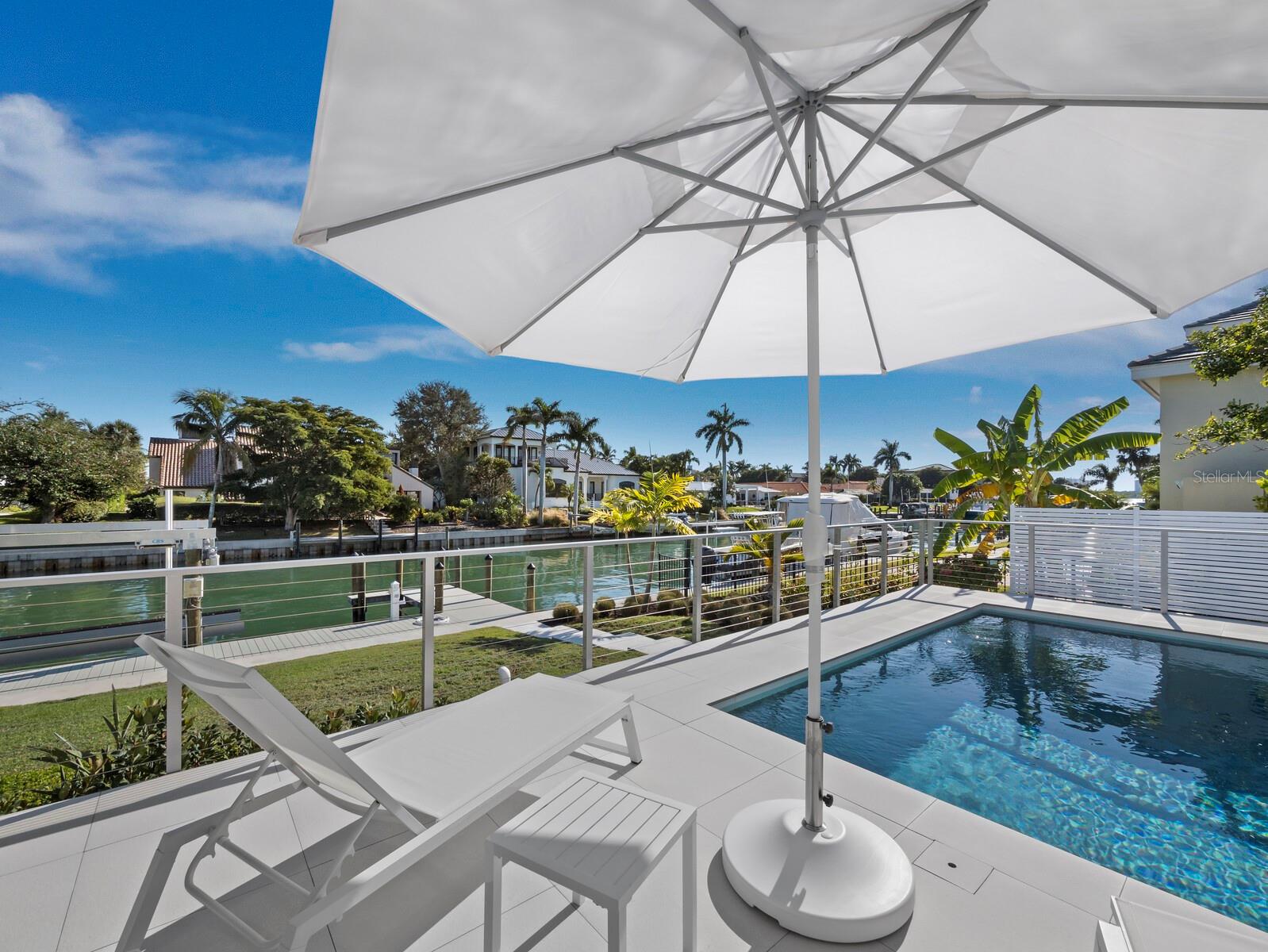 Listing photo id 39 for 656 Owl Drive