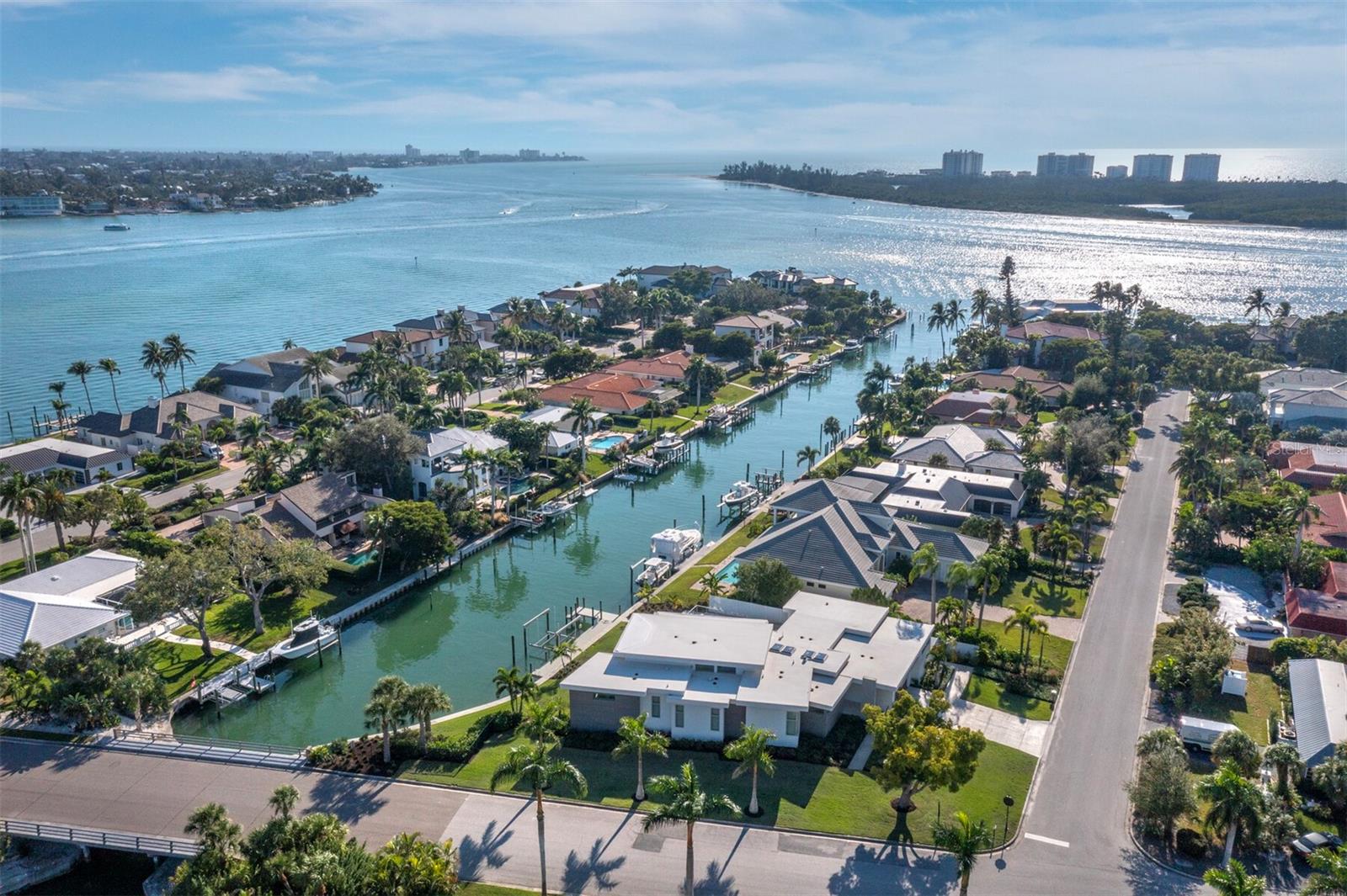 Listing photo id 48 for 656 Owl Drive