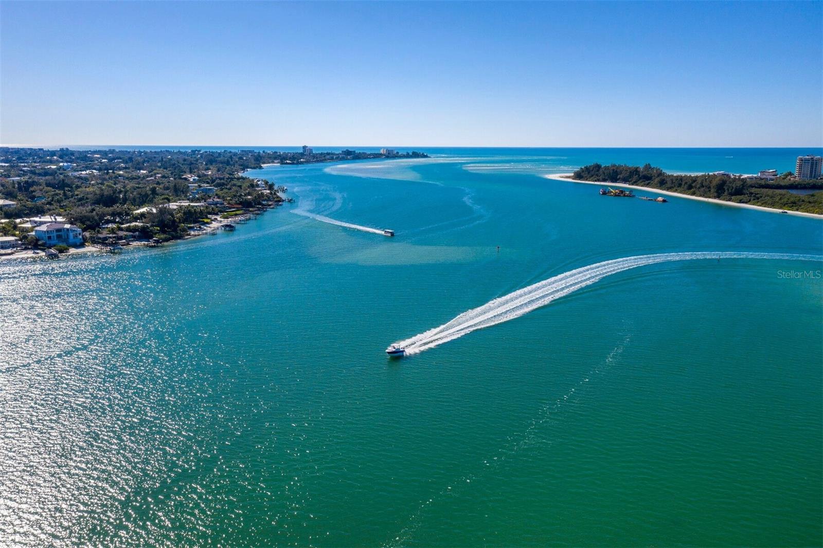 Listing photo id 51 for 656 Owl Drive