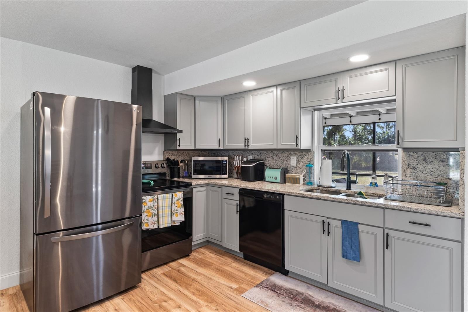 Image 6 of 30 For 20495 Albury Drive