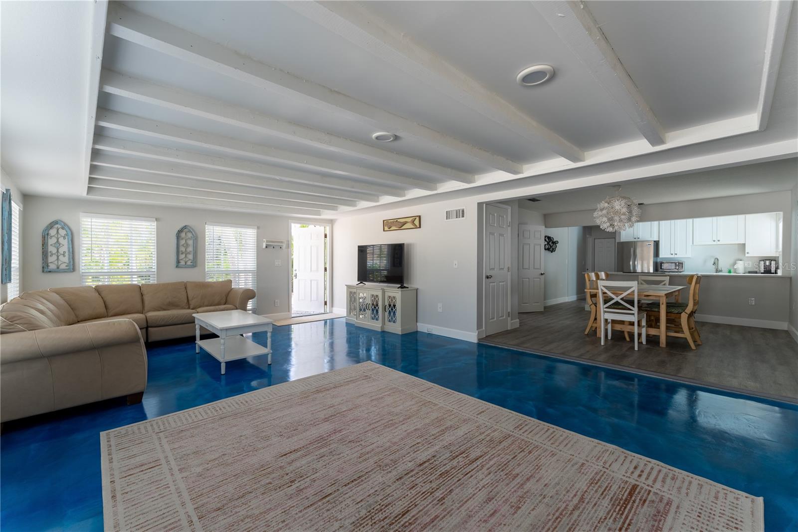 Image 6 of 40 For 604 Avenida De Mayo