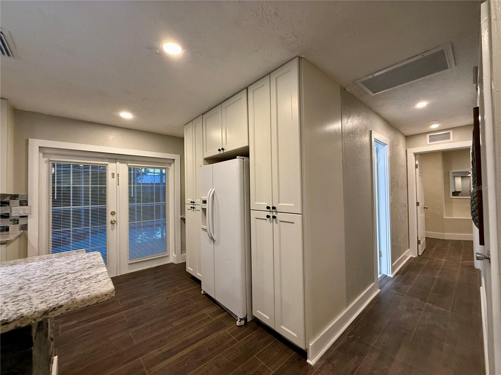 Image 13 of 33 For 3980 Berkshire Drive