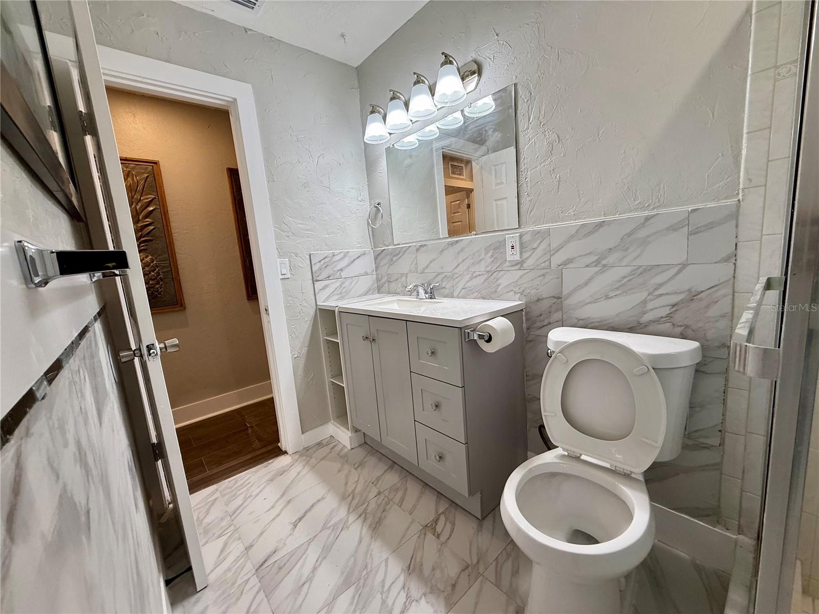 Image 16 of 33 For 3980 Berkshire Drive