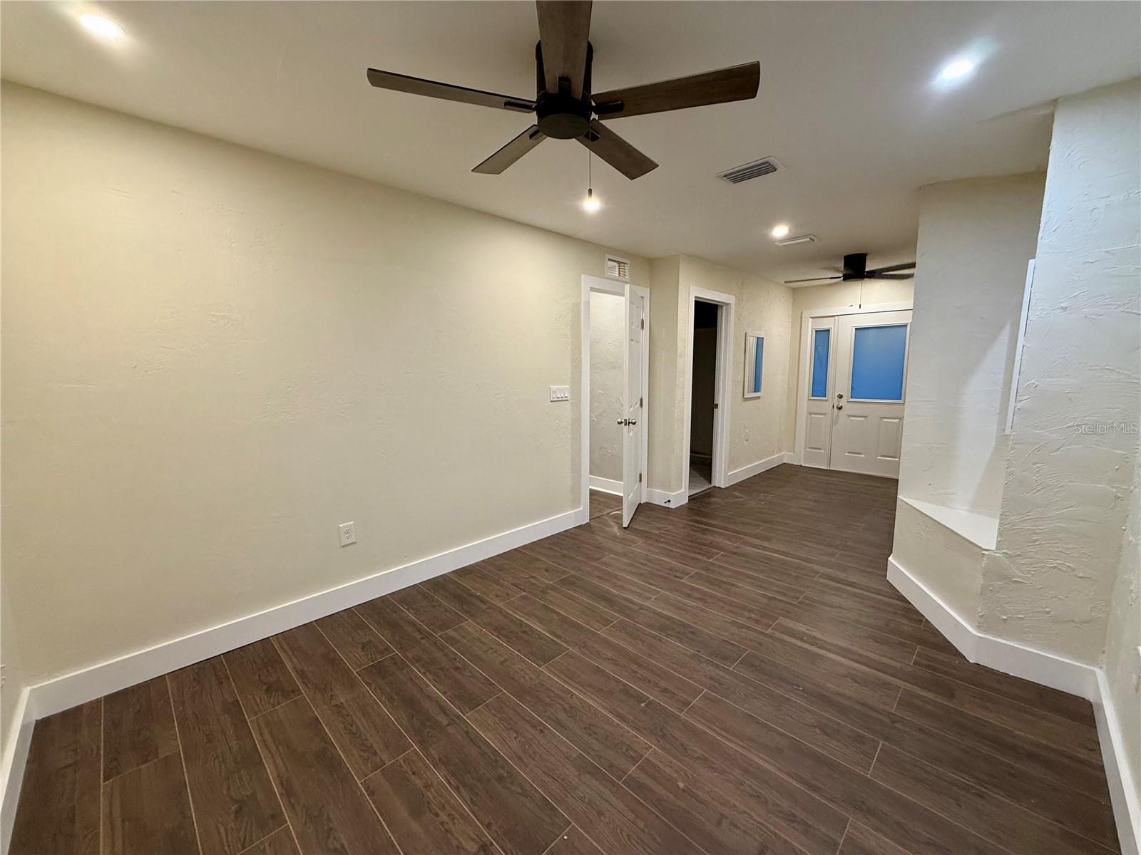 Image 20 of 33 For 3980 Berkshire Drive