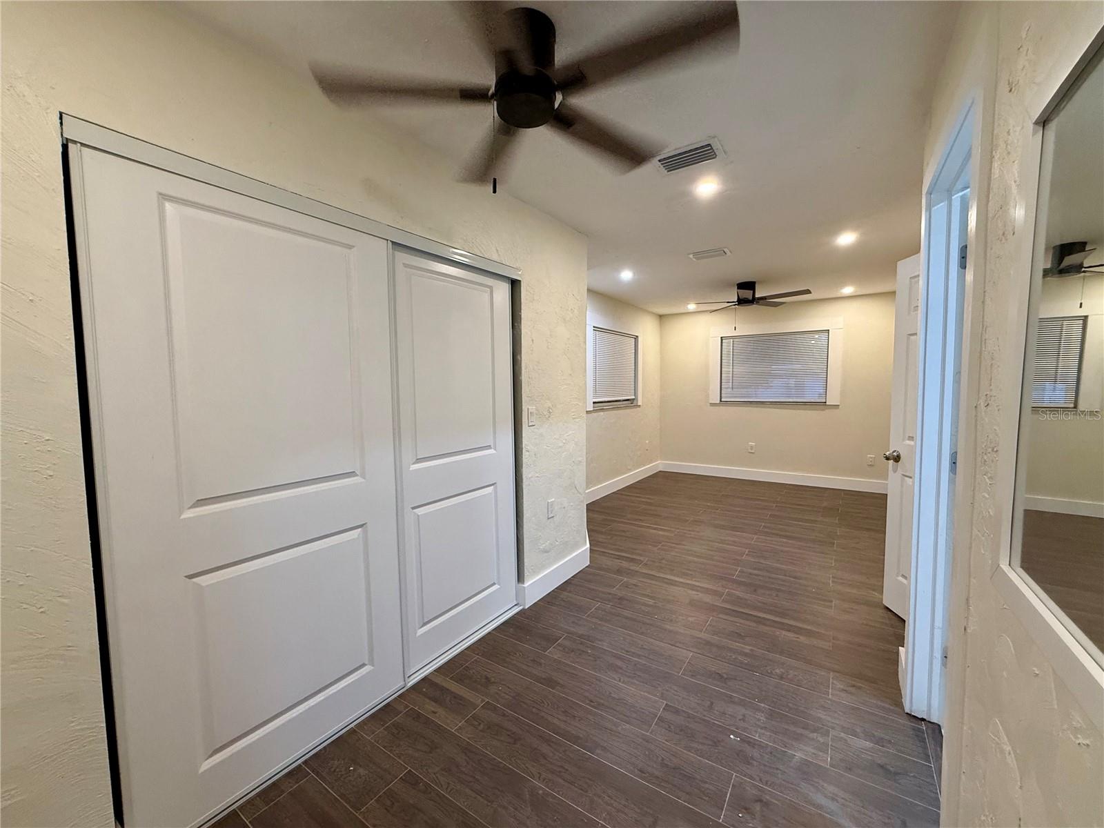 Image 21 of 33 For 3980 Berkshire Drive