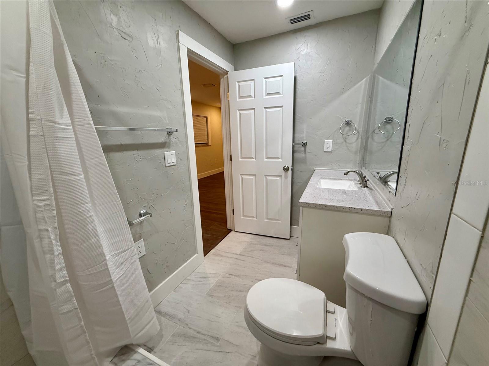 Image 25 of 33 For 3980 Berkshire Drive