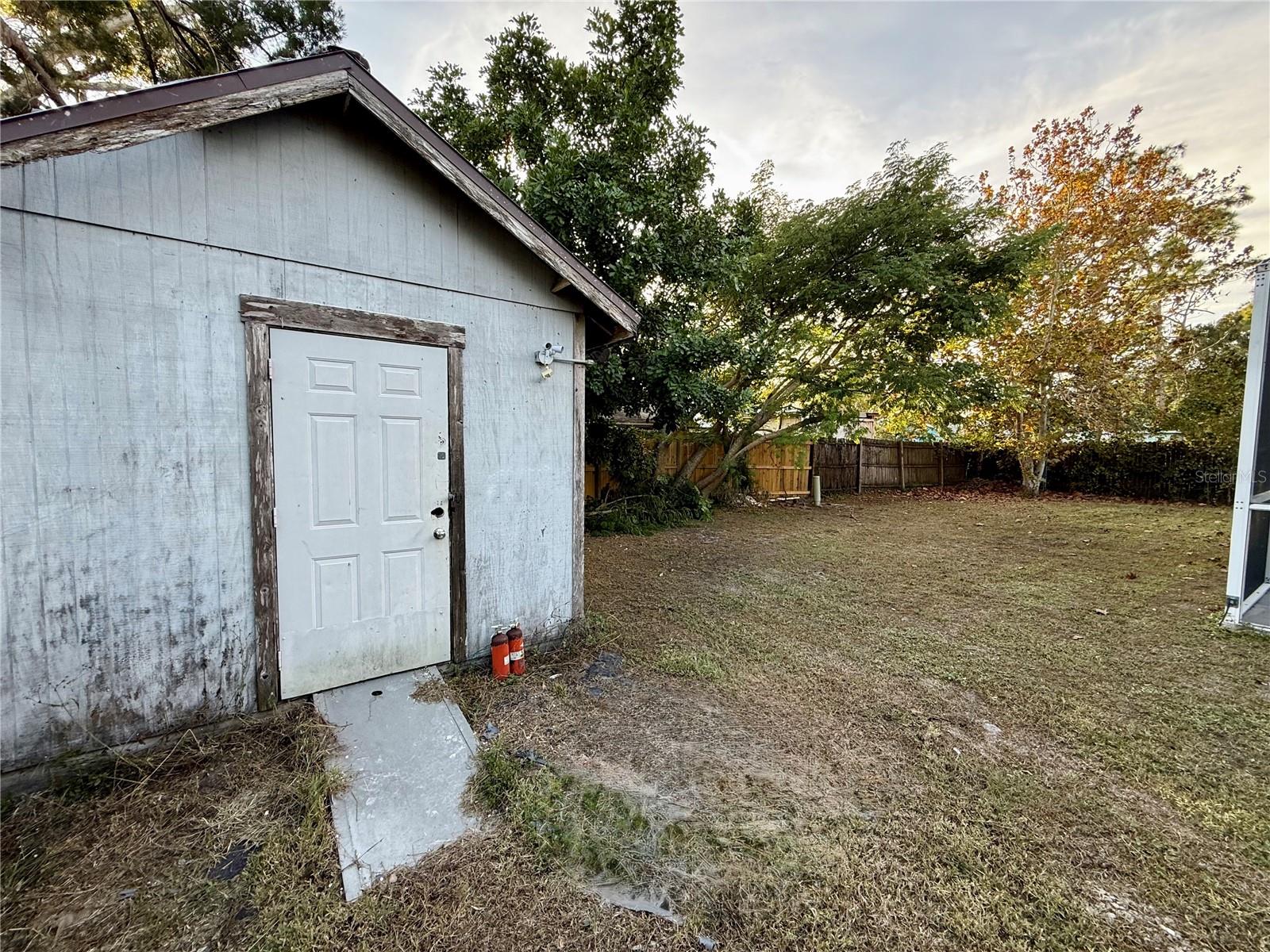 Image 26 of 33 For 3980 Berkshire Drive