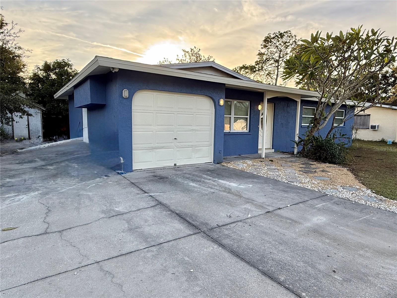 Image 27 of 33 For 3980 Berkshire Drive