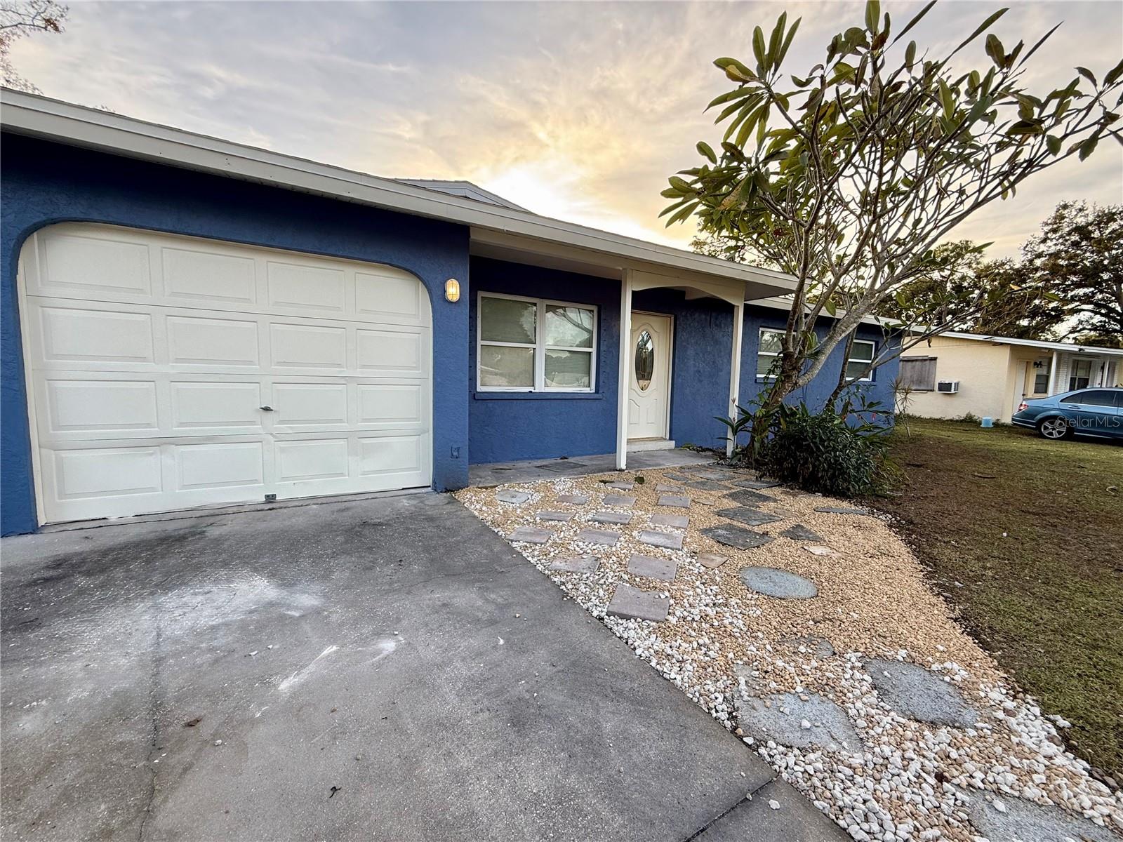 Image 28 of 33 For 3980 Berkshire Drive