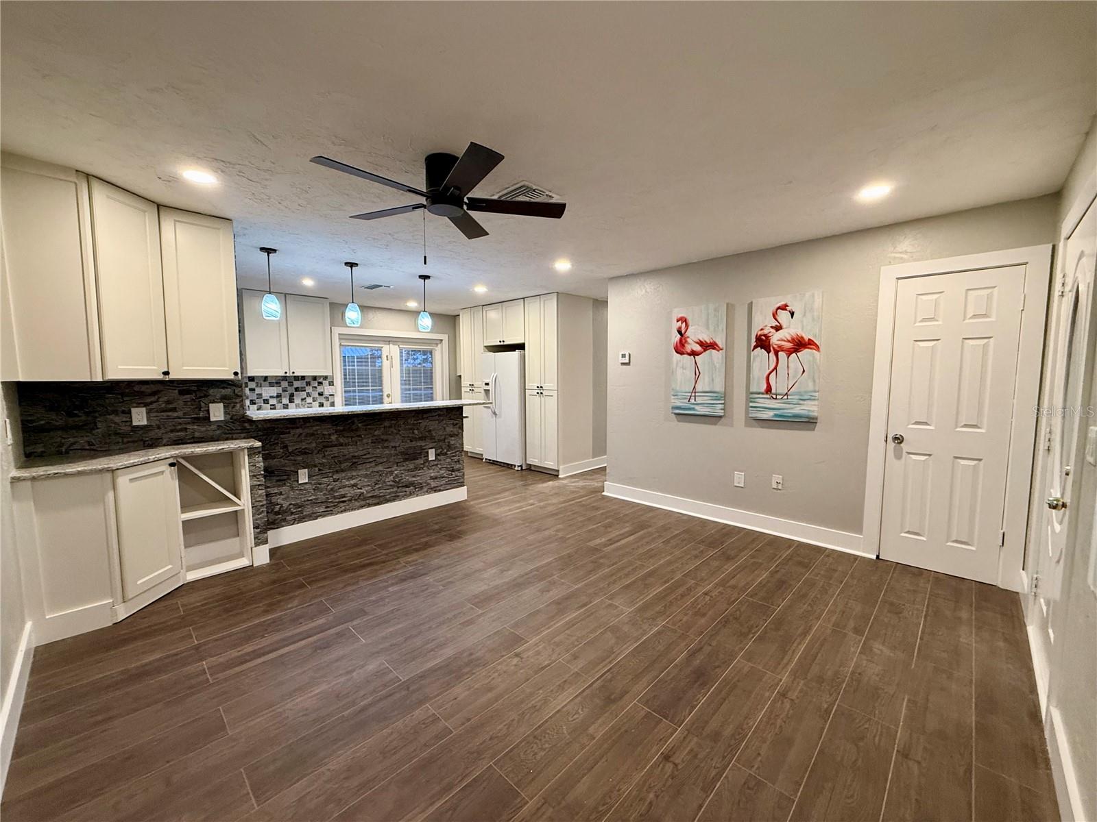 Image 3 of 33 For 3980 Berkshire Drive