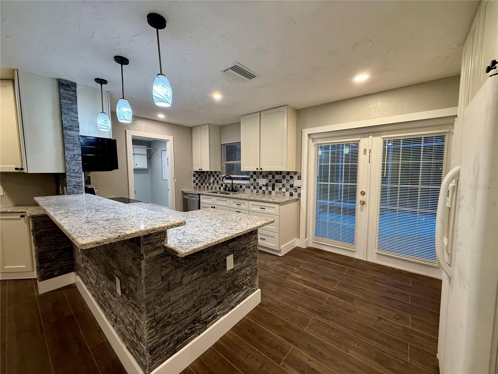 Image 5 of 33 For 3980 Berkshire Drive