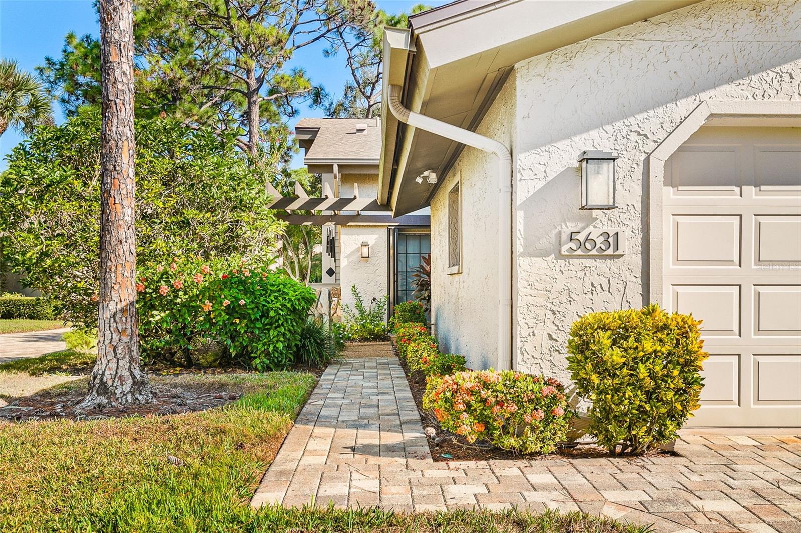 Image 4 of 60 For 5631 Pipers Waite  12