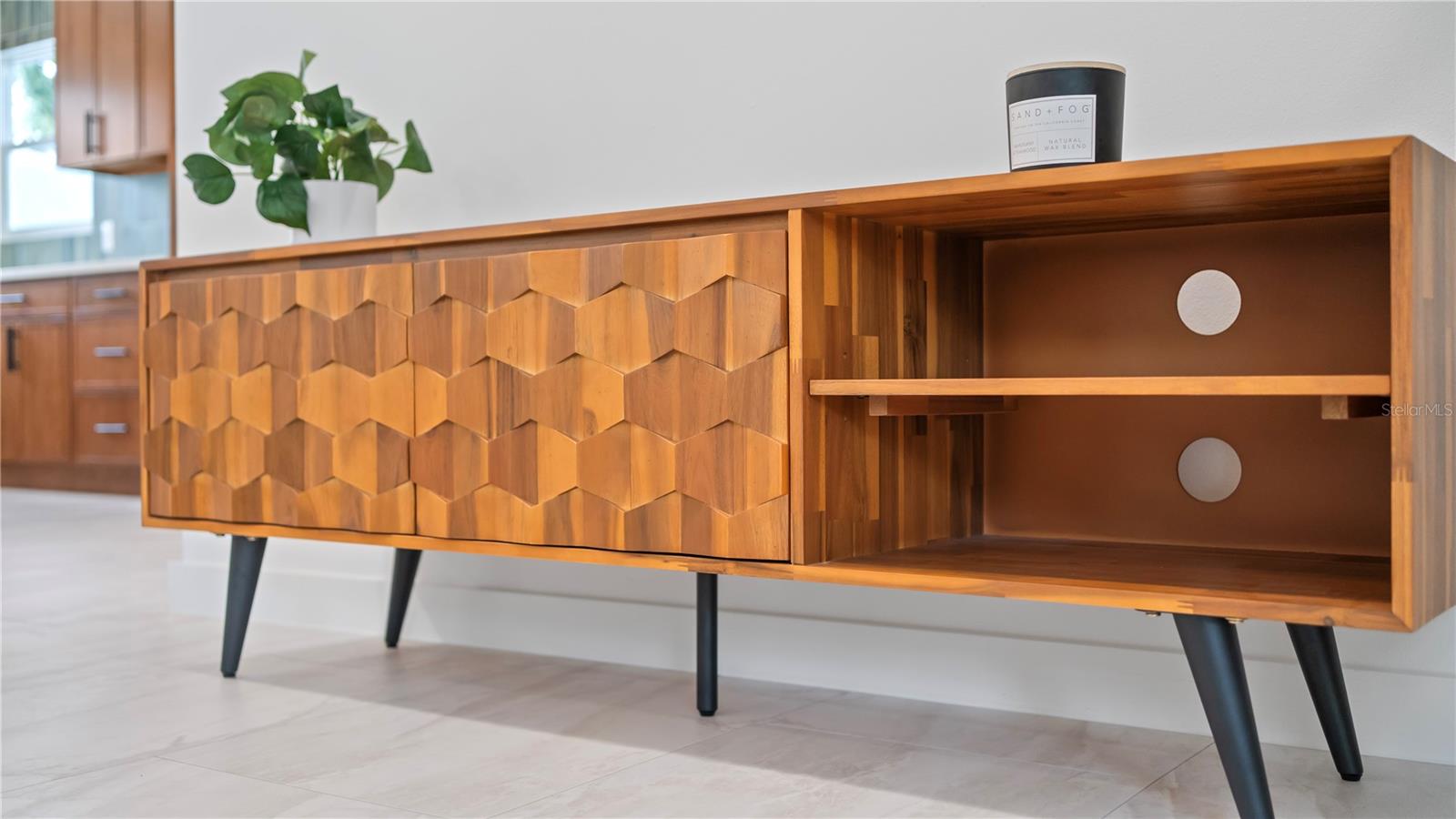 Image 16 of 48 For 160 Harrison Drive 7