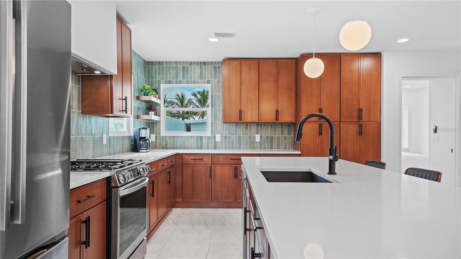 Image 9 of 48 For 160 Harrison Drive 7