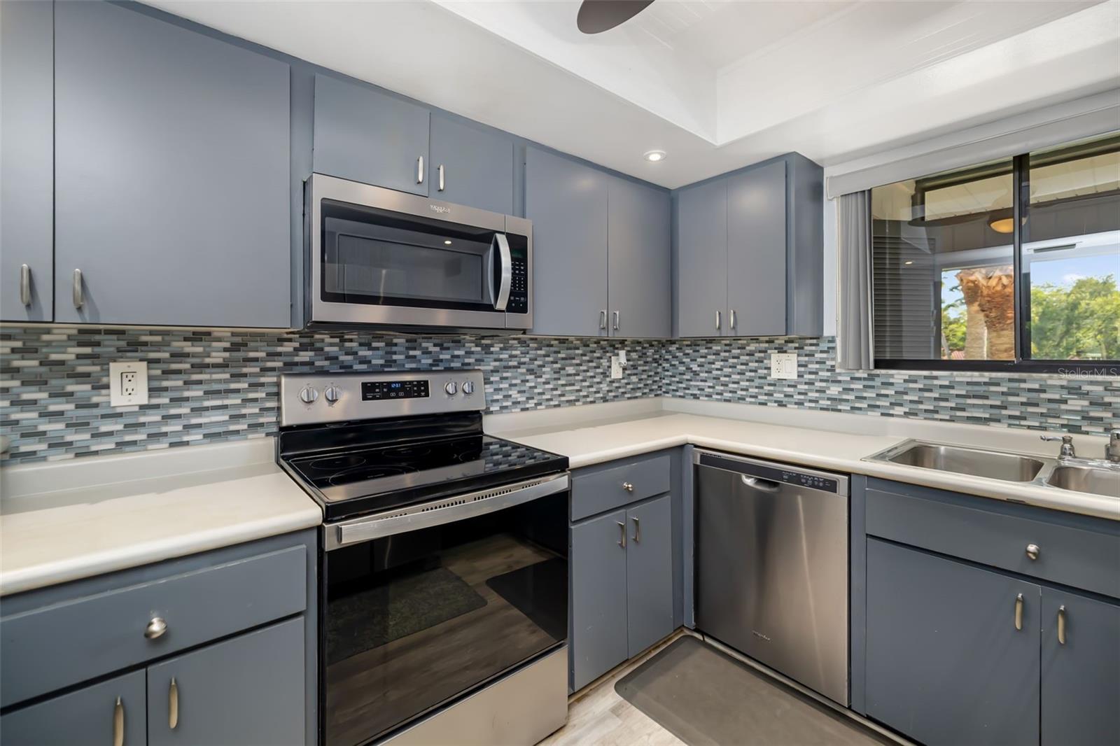 Image 5 of 50 For 3500 El Conquistador Parkway 242