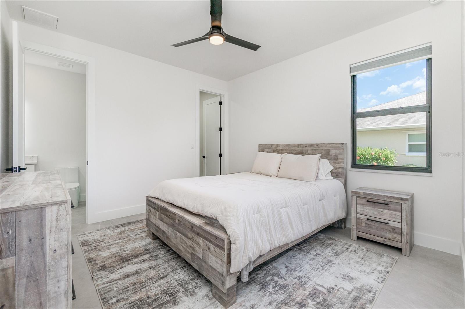 Image 14 of 44 For 126 20th Street