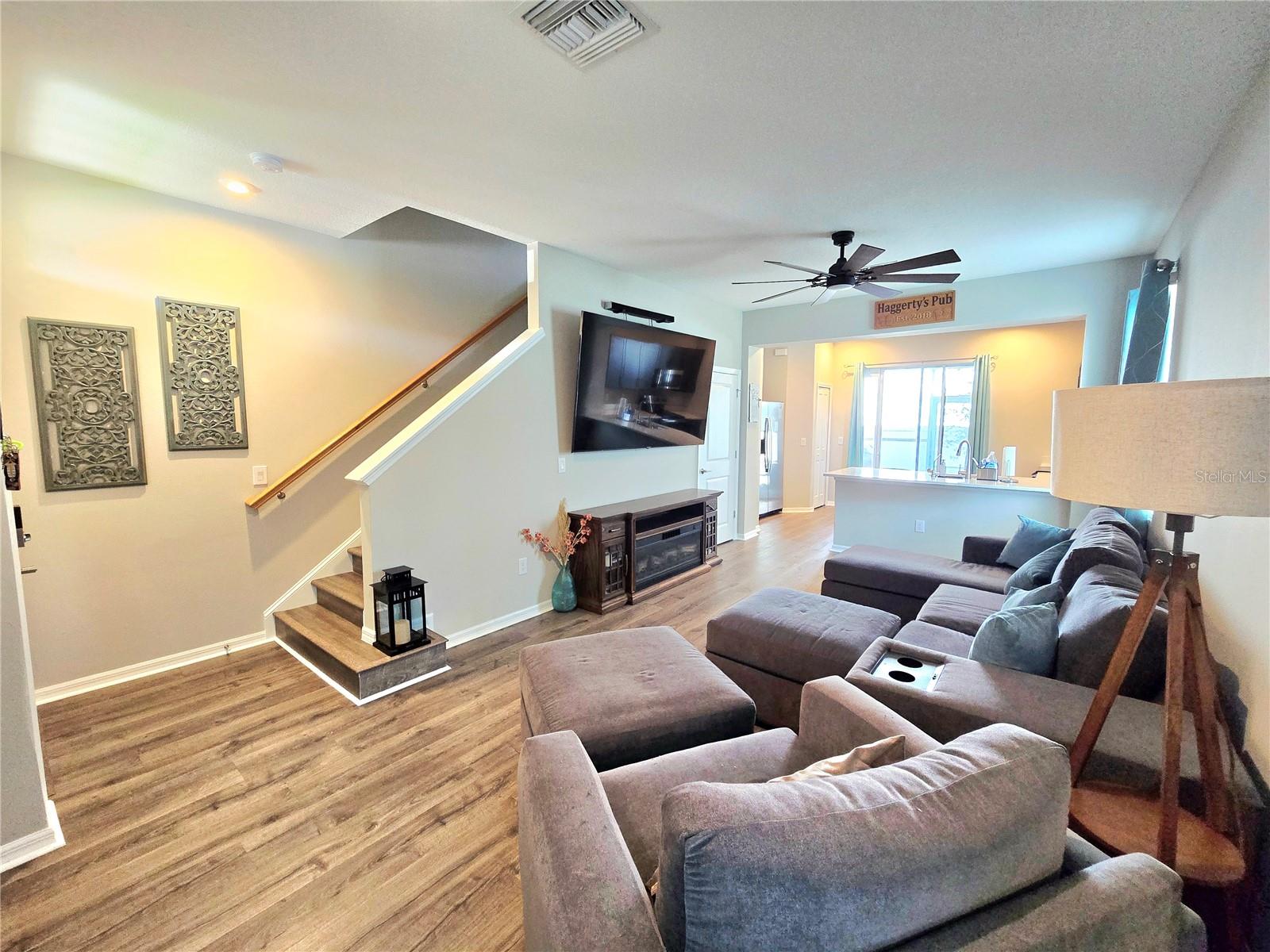 Image 4 of 28 For 6334 Fairmont Lane