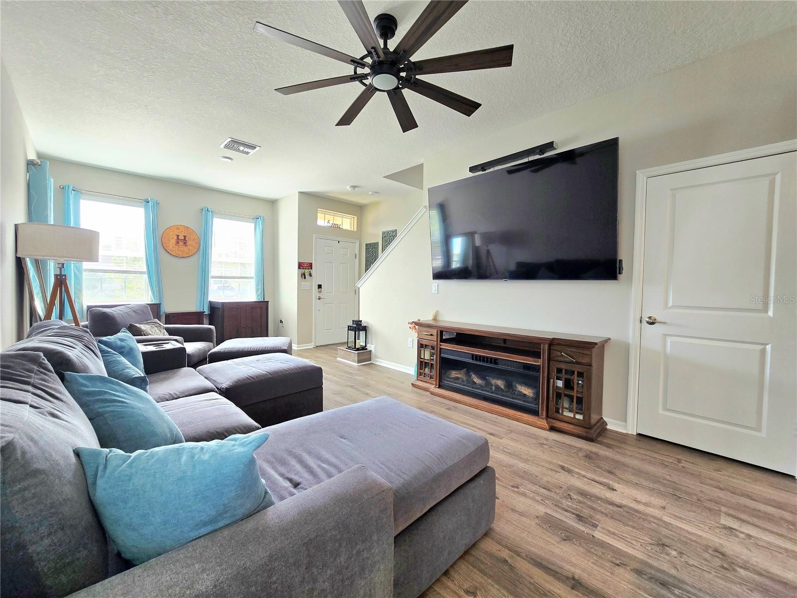 Image 6 of 28 For 6334 Fairmont Lane