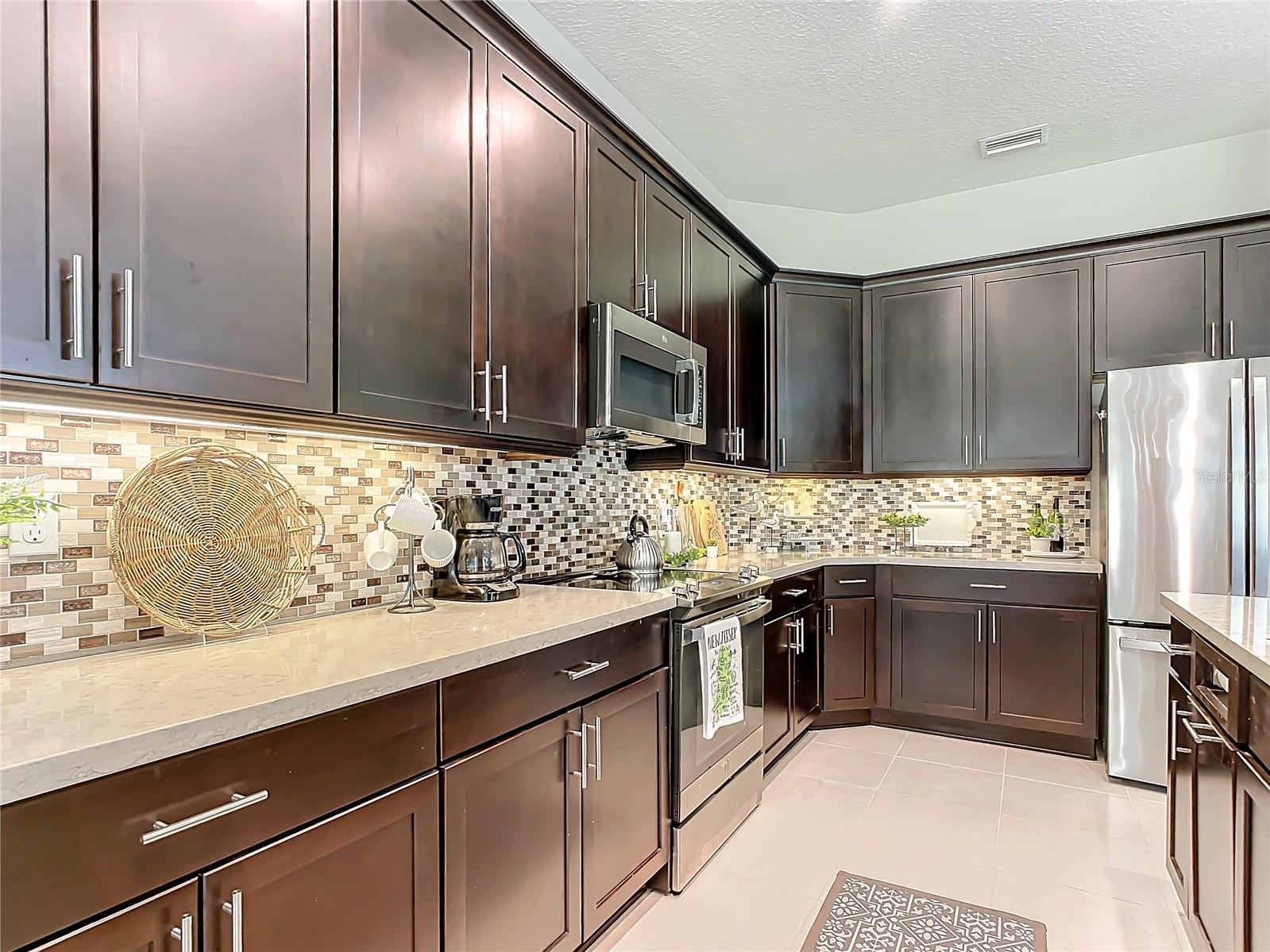 Image 39 of 100 For 584 Aldenham Lane