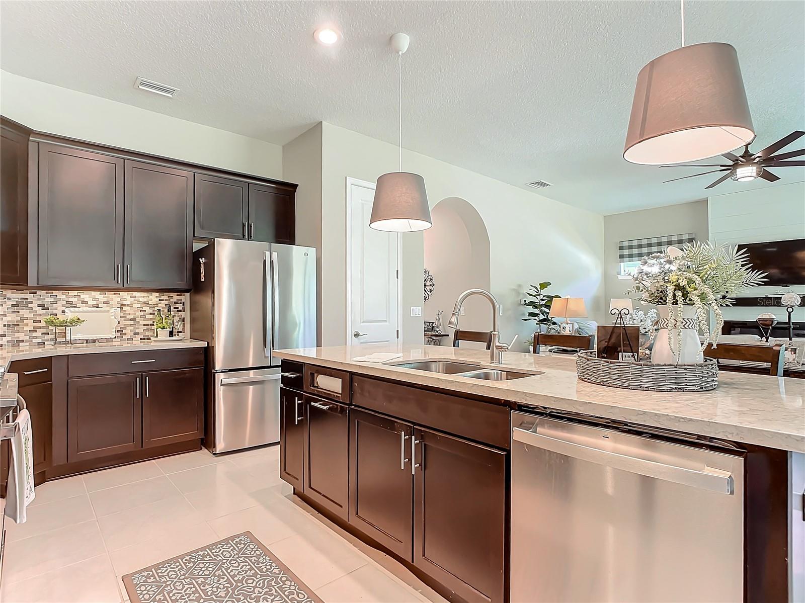 Image 44 of 100 For 584 Aldenham Lane