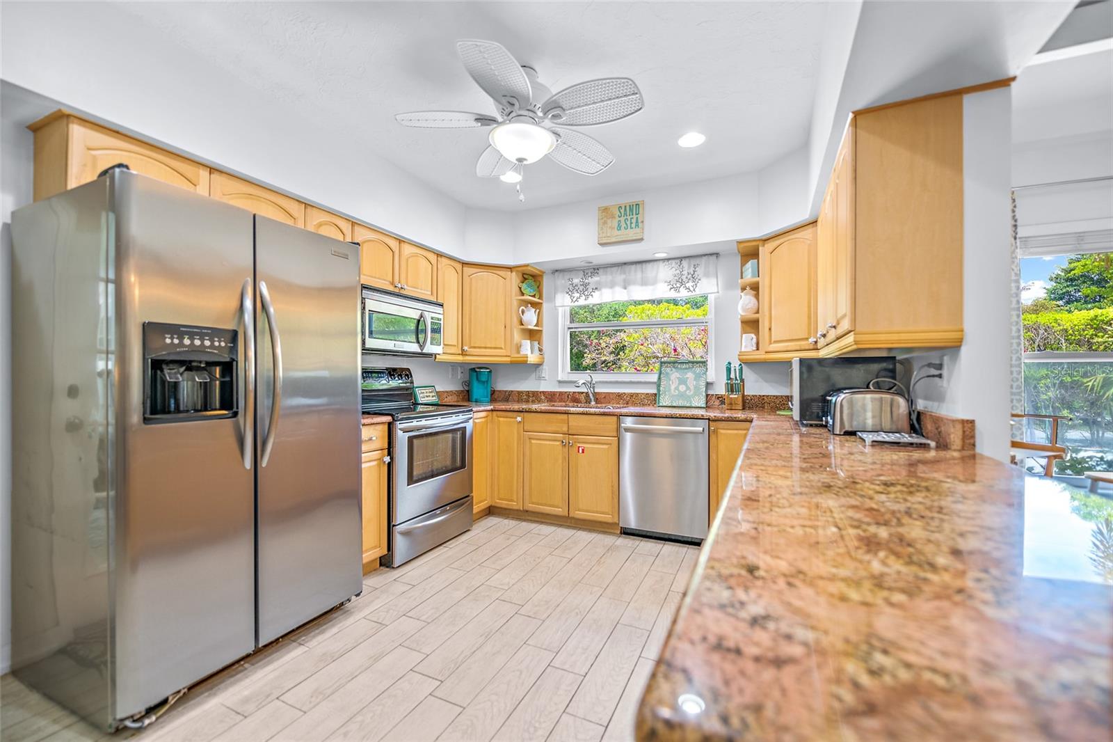 Image 18 of 44 For 410 Garfield Drive