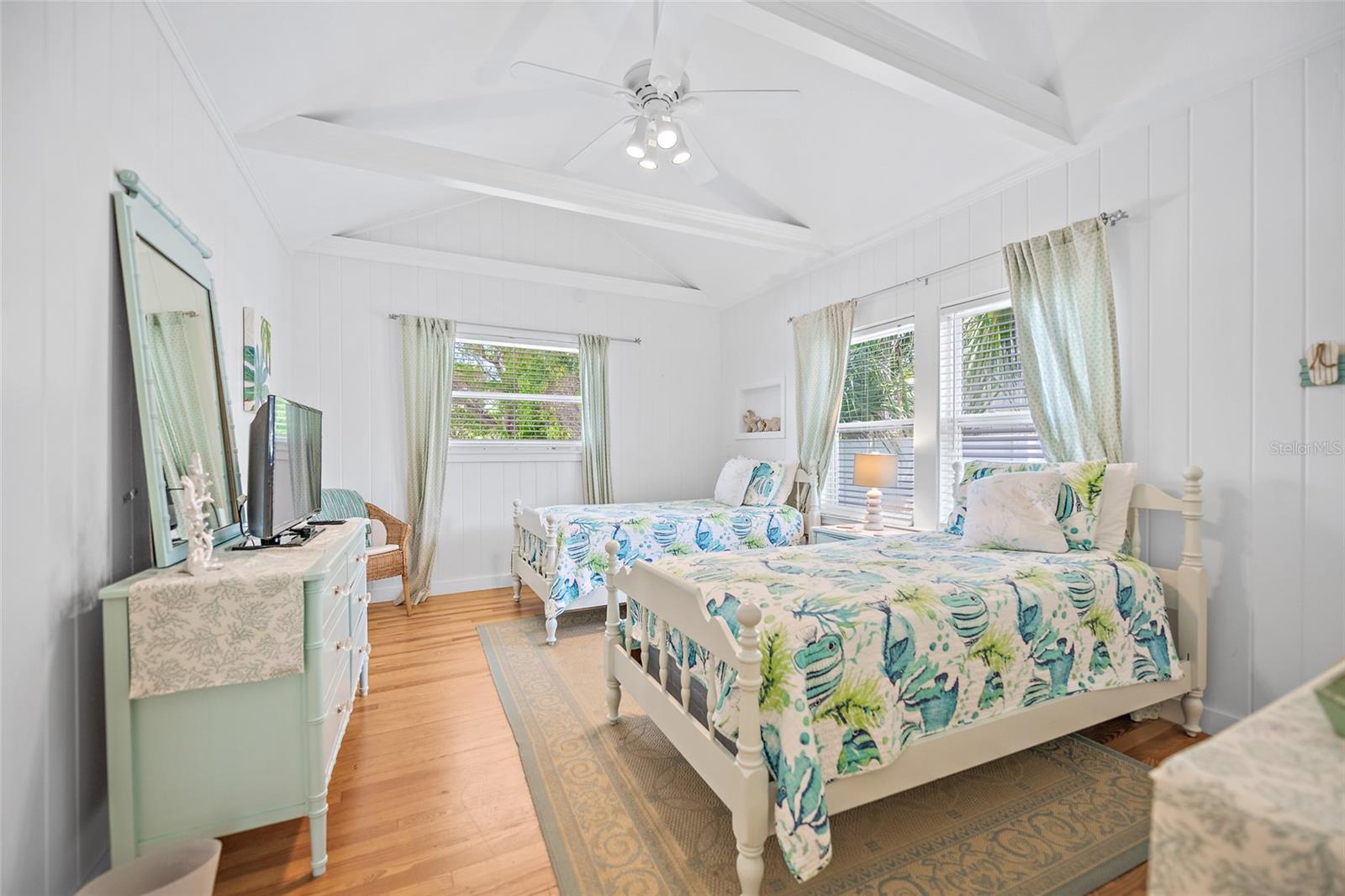 Image 25 of 44 For 410 Garfield Drive