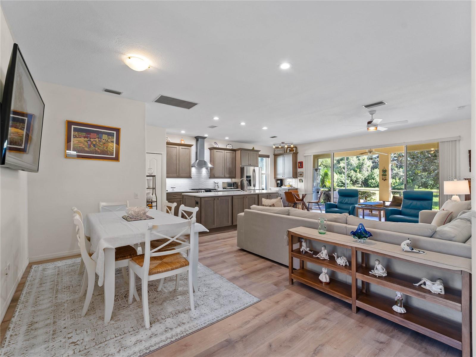 Image 4 of 66 For 8419 Whispering Woods Court