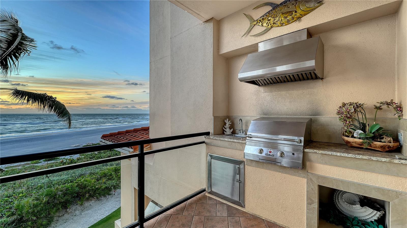 Image 12 of 49 For 2333 Gulf Of Mexico Drive 1a2