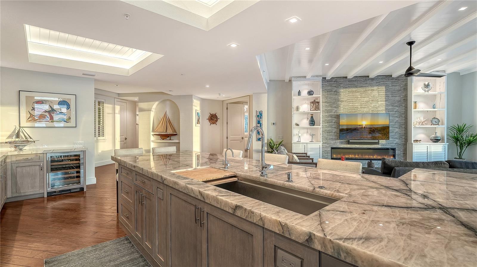 Image 19 of 49 For 2333 Gulf Of Mexico Drive 1a2