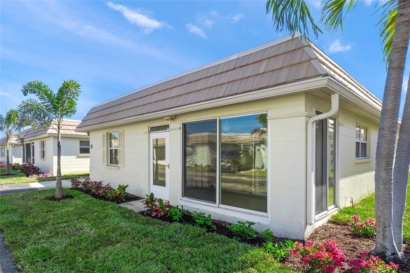 Image 2 of 99 For 6150 Midnight Pass Road V12