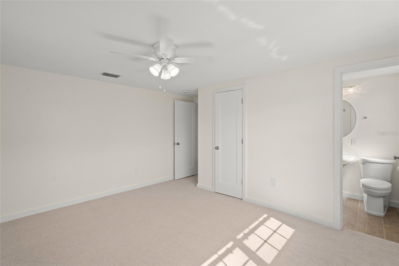 Image 24 of 99 For 6150 Midnight Pass Road V12