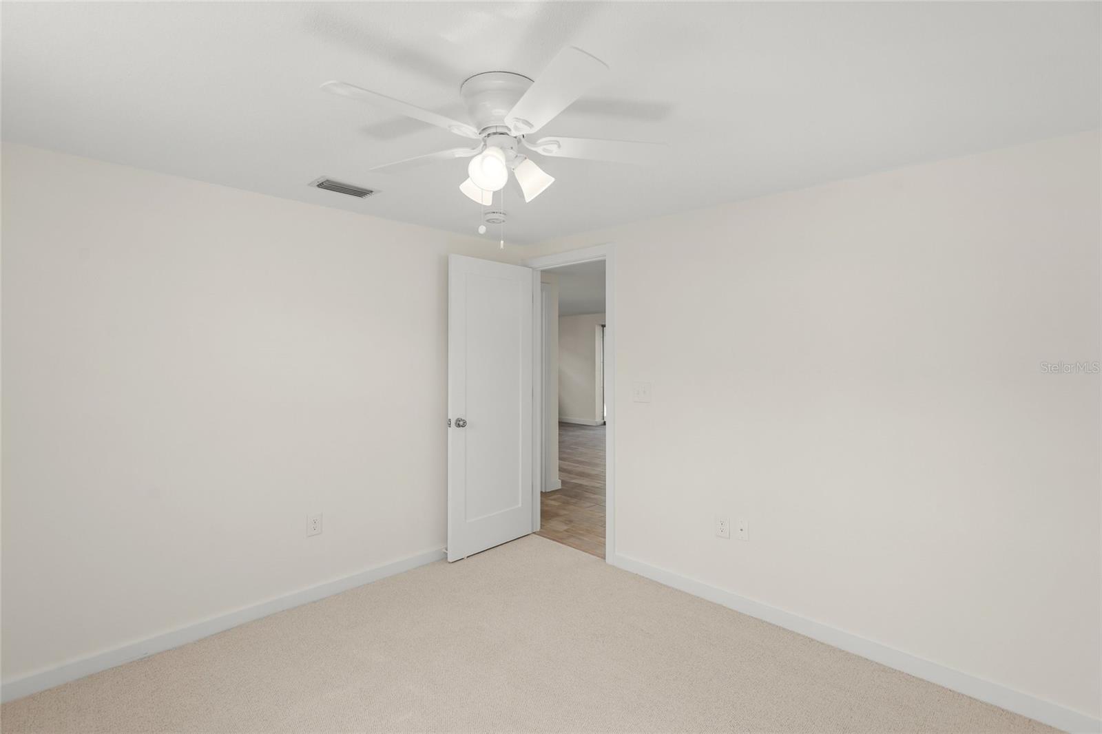 Image 25 of 99 For 6150 Midnight Pass Road V12