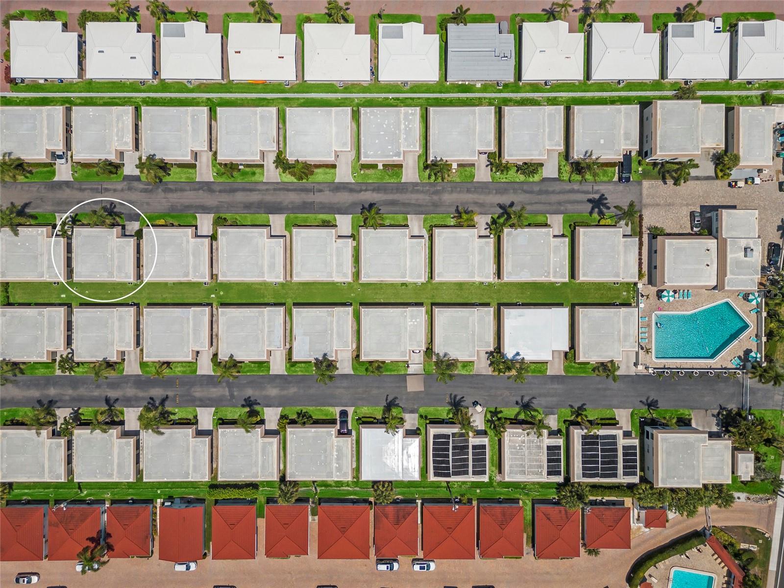 Image 36 of 99 For 6150 Midnight Pass Road V12