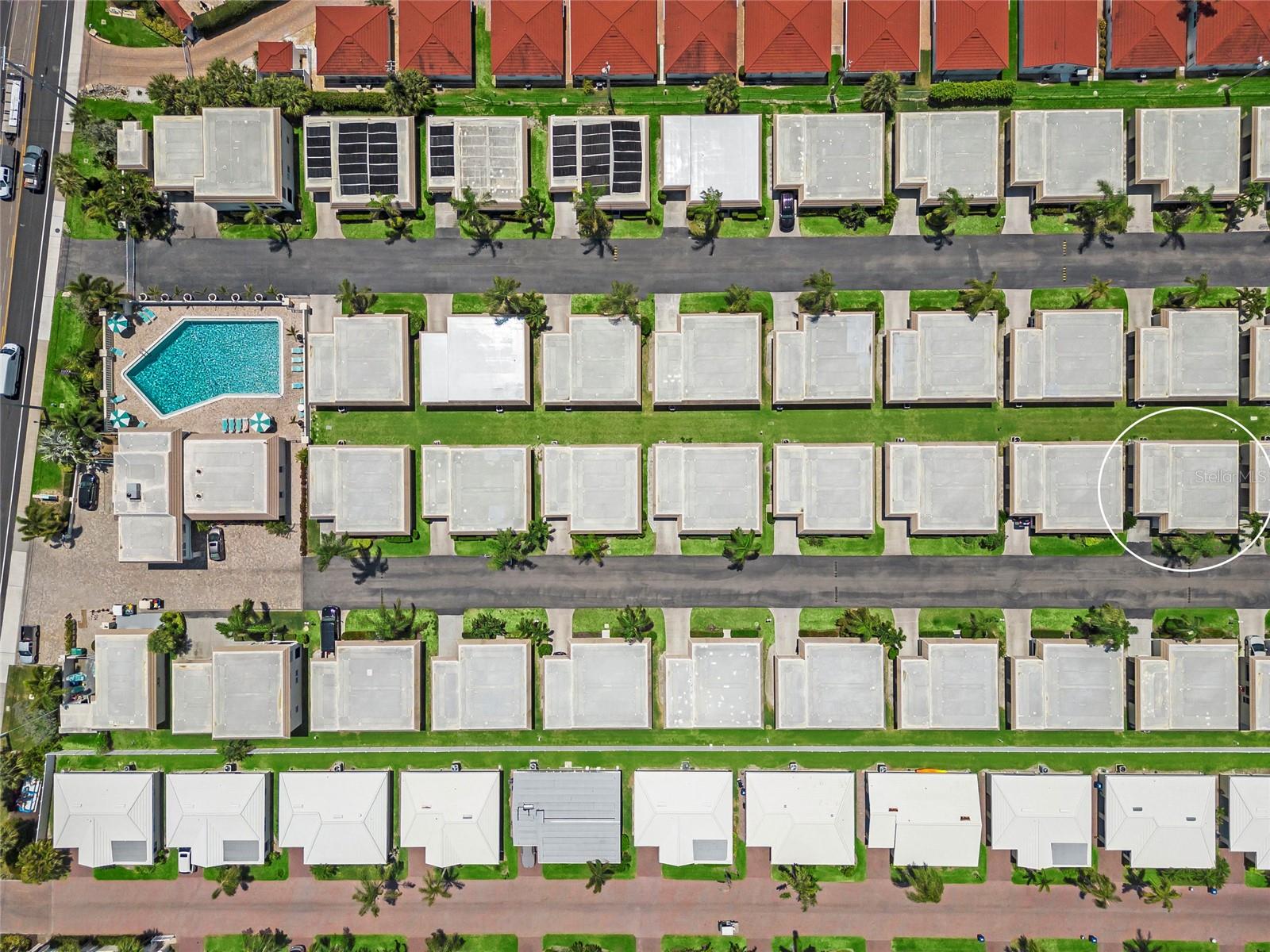 Image 39 of 99 For 6150 Midnight Pass Road V12