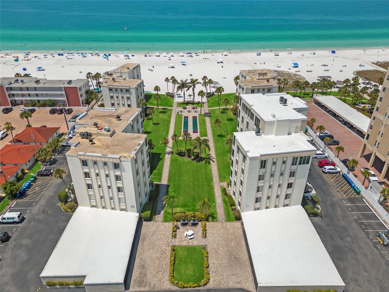 Image 41 of 99 For 6150 Midnight Pass Road V12