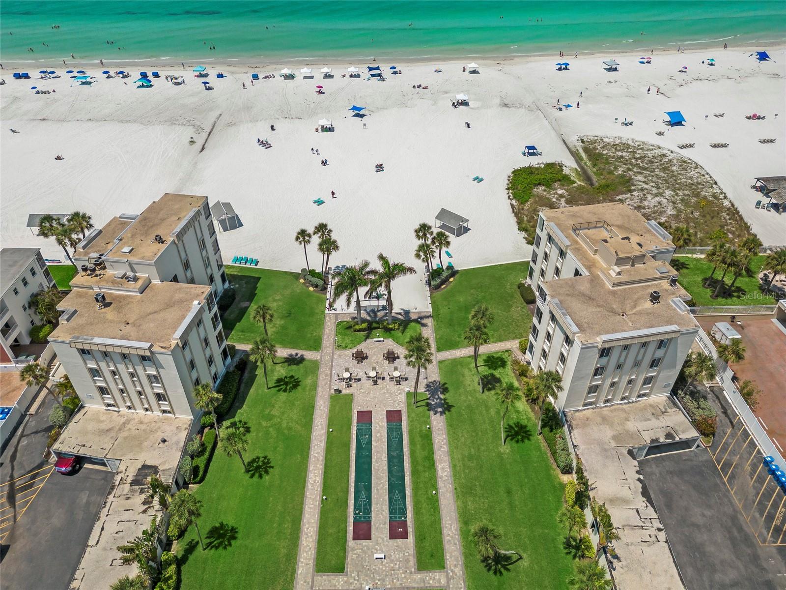 Image 42 of 99 For 6150 Midnight Pass Road V12