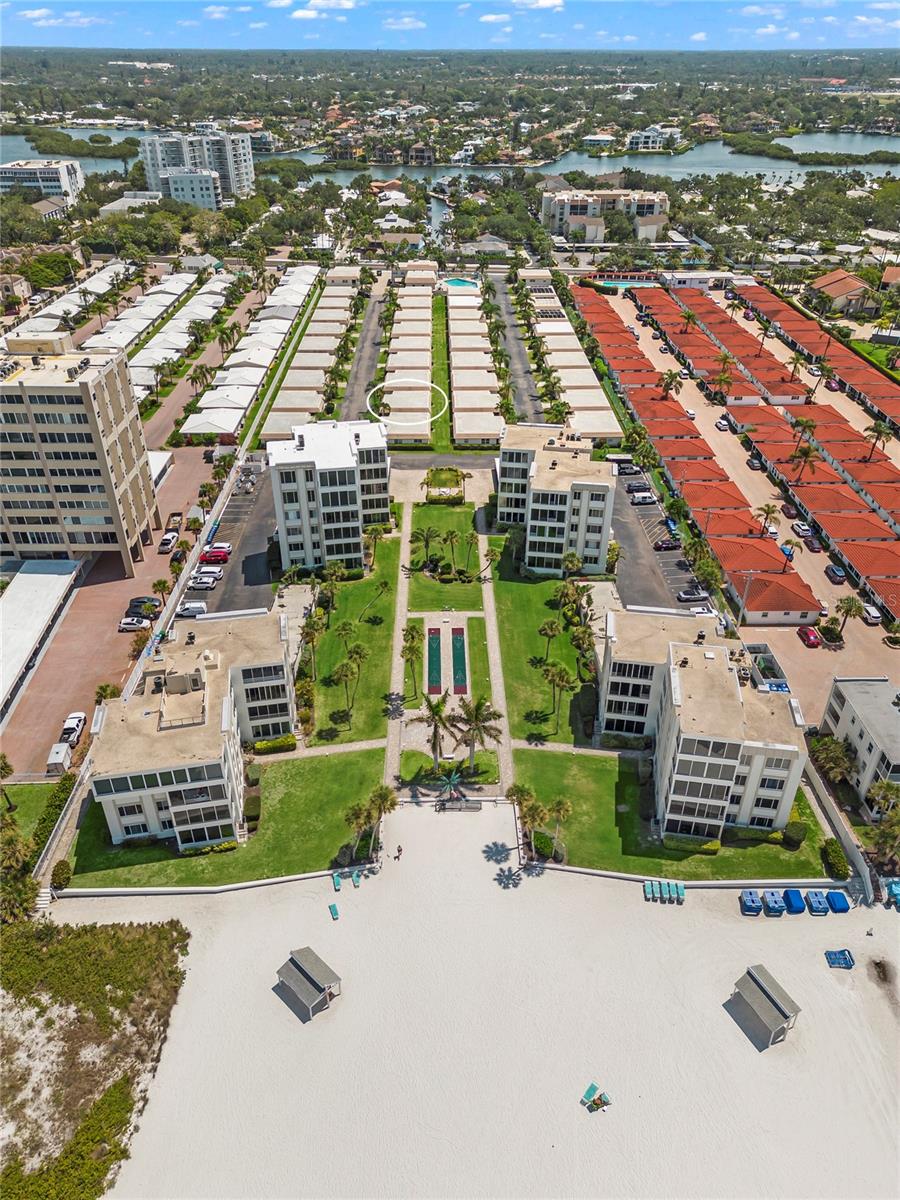 Image 44 of 99 For 6150 Midnight Pass Road V12