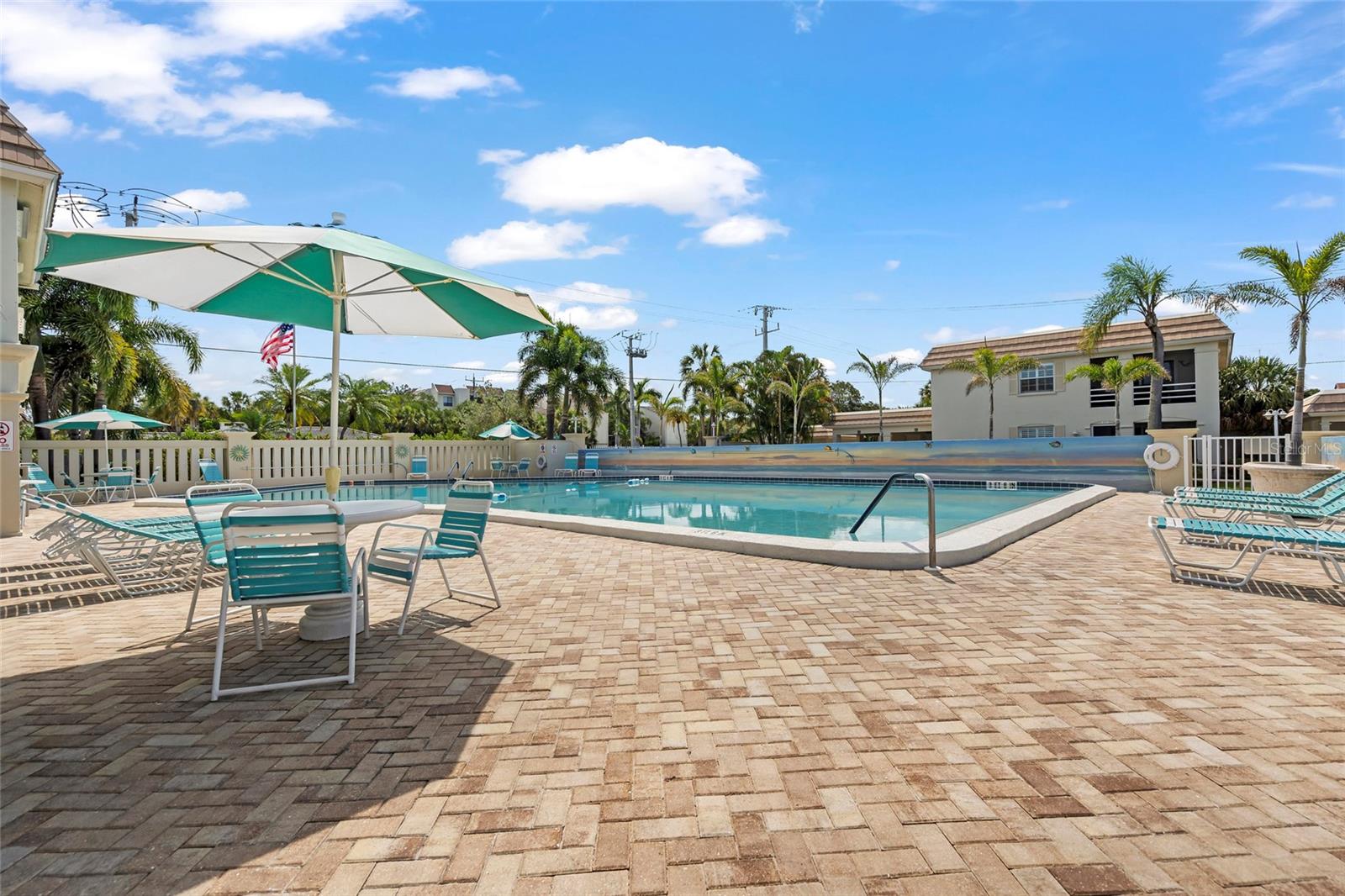 Image 48 of 99 For 6150 Midnight Pass Road V12