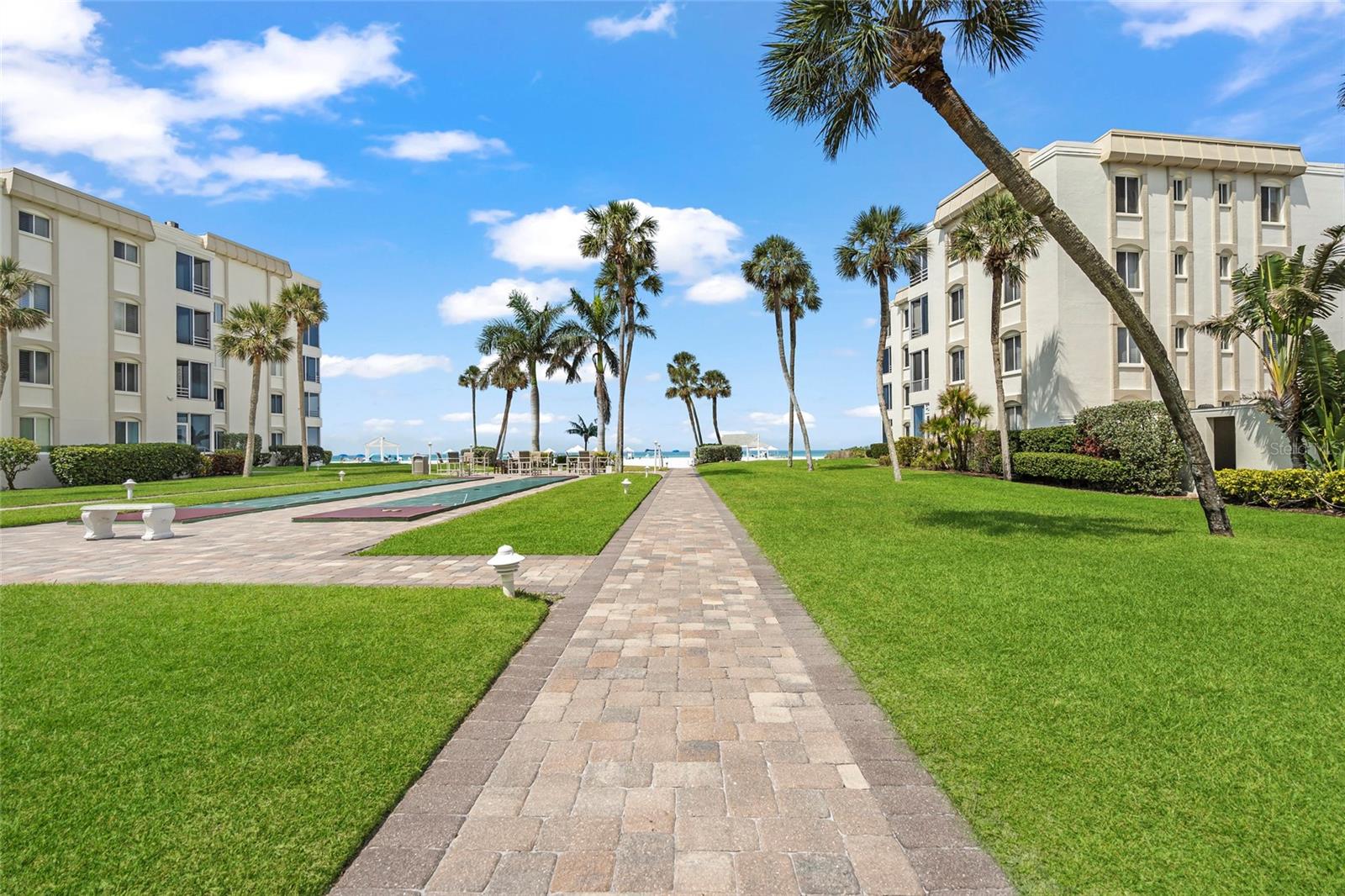 Image 56 of 99 For 6150 Midnight Pass Road V12