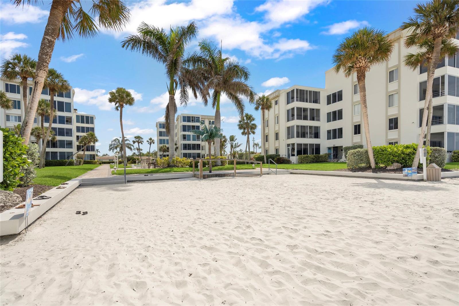 Image 57 of 99 For 6150 Midnight Pass Road V12