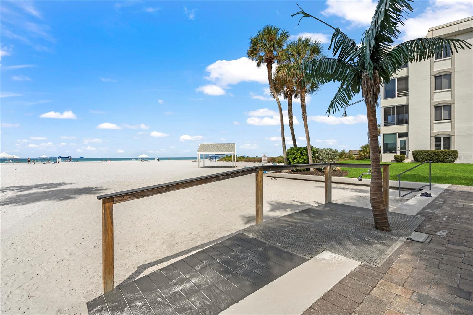 Image 58 of 99 For 6150 Midnight Pass Road V12