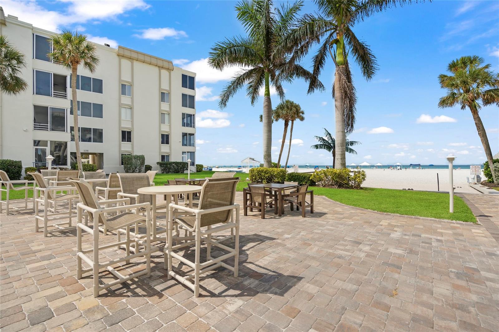 Image 60 of 99 For 6150 Midnight Pass Road V12