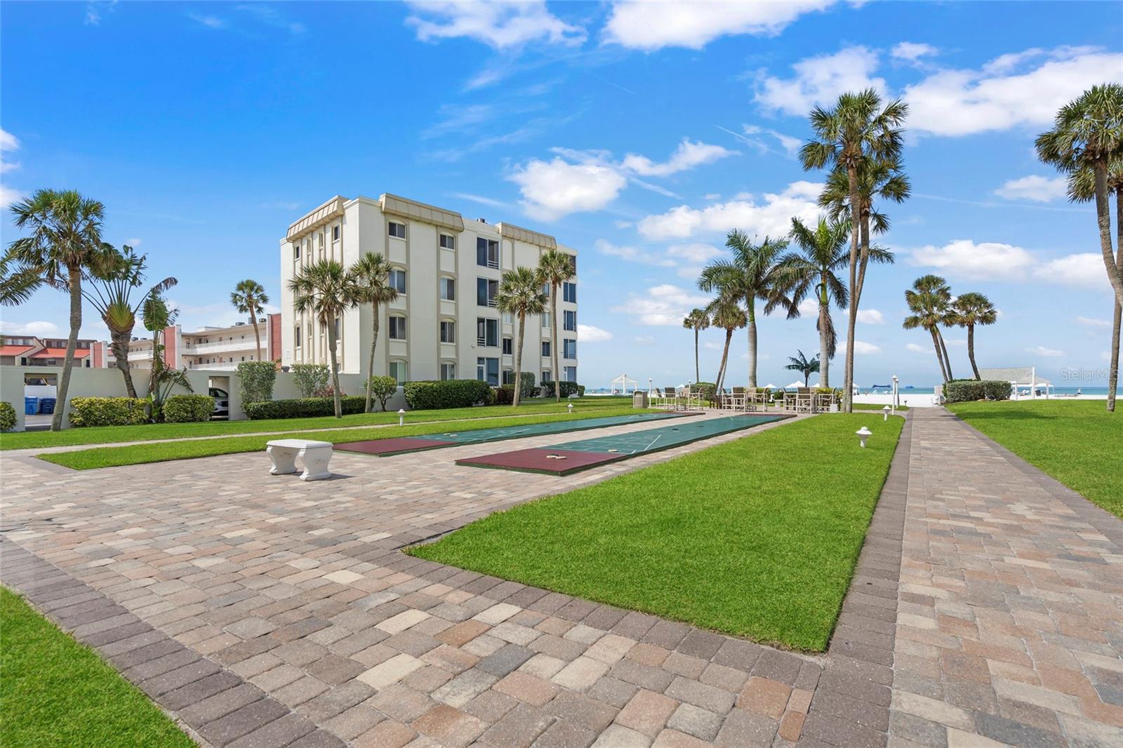 Image 63 of 99 For 6150 Midnight Pass Road V12