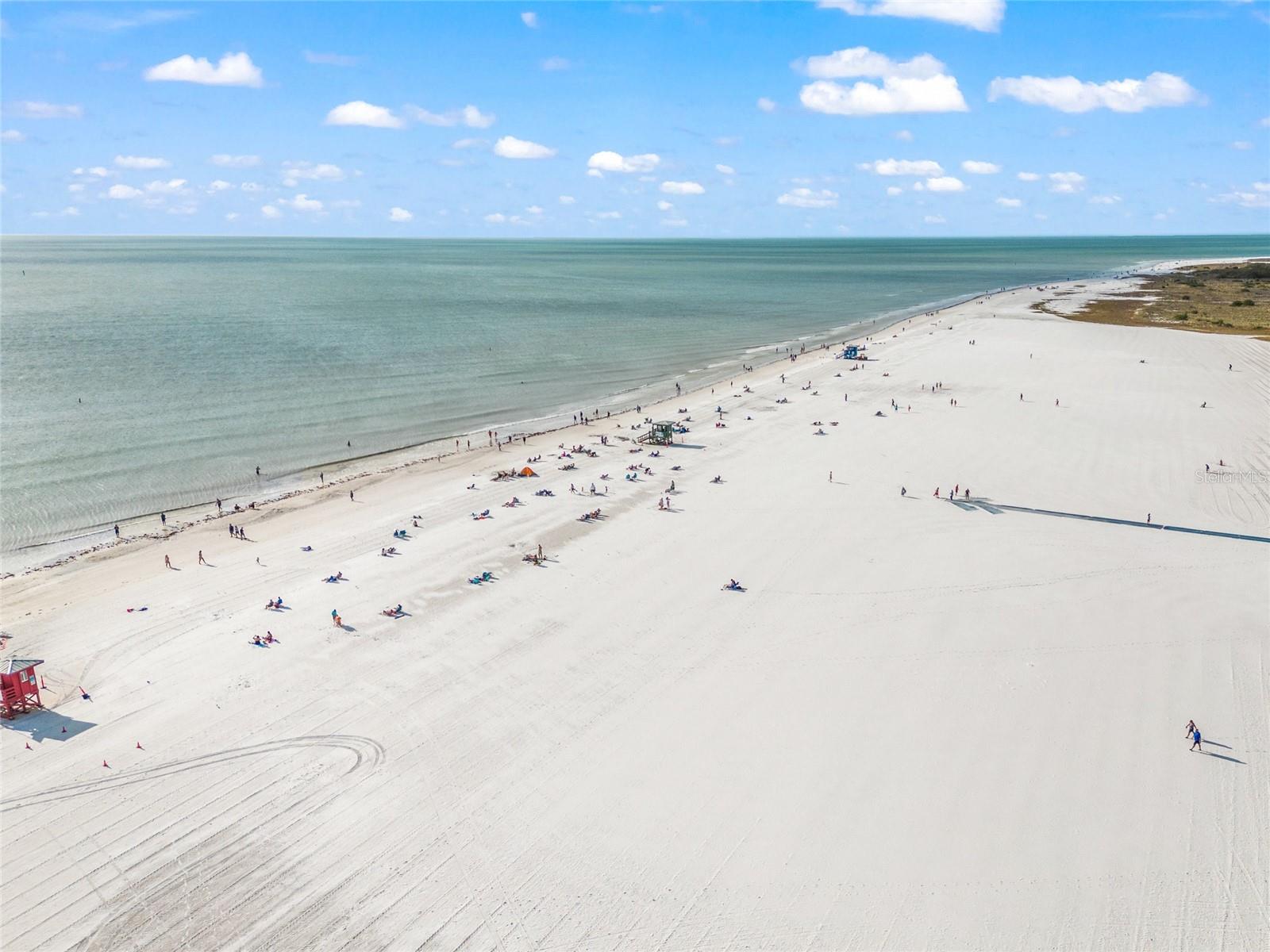 Image 85 of 99 For 6150 Midnight Pass Road V12