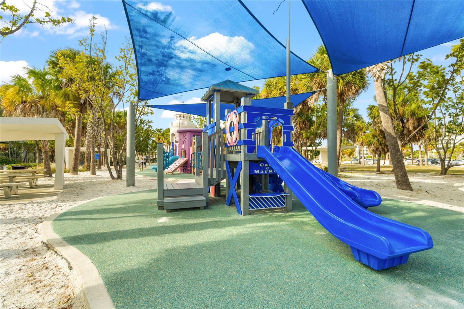 Image 92 of 99 For 6150 Midnight Pass Road V12