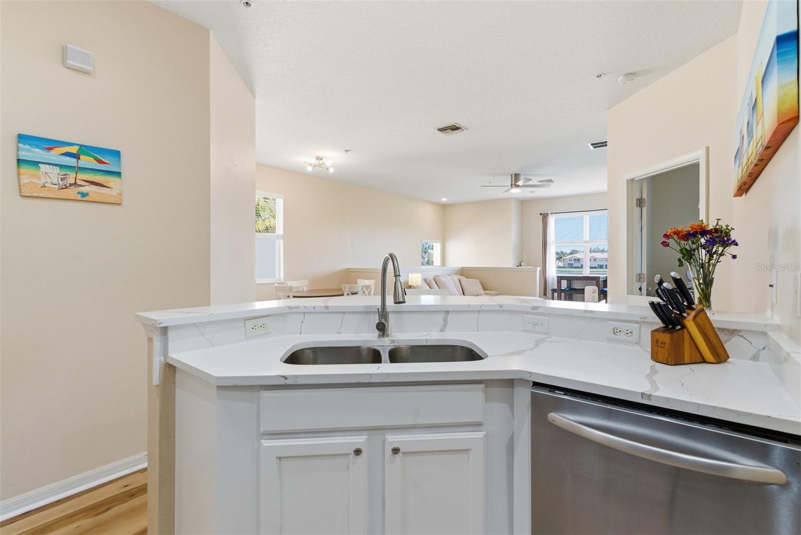 Image 21 of 58 For 3778 Parkridge Circle 23-201