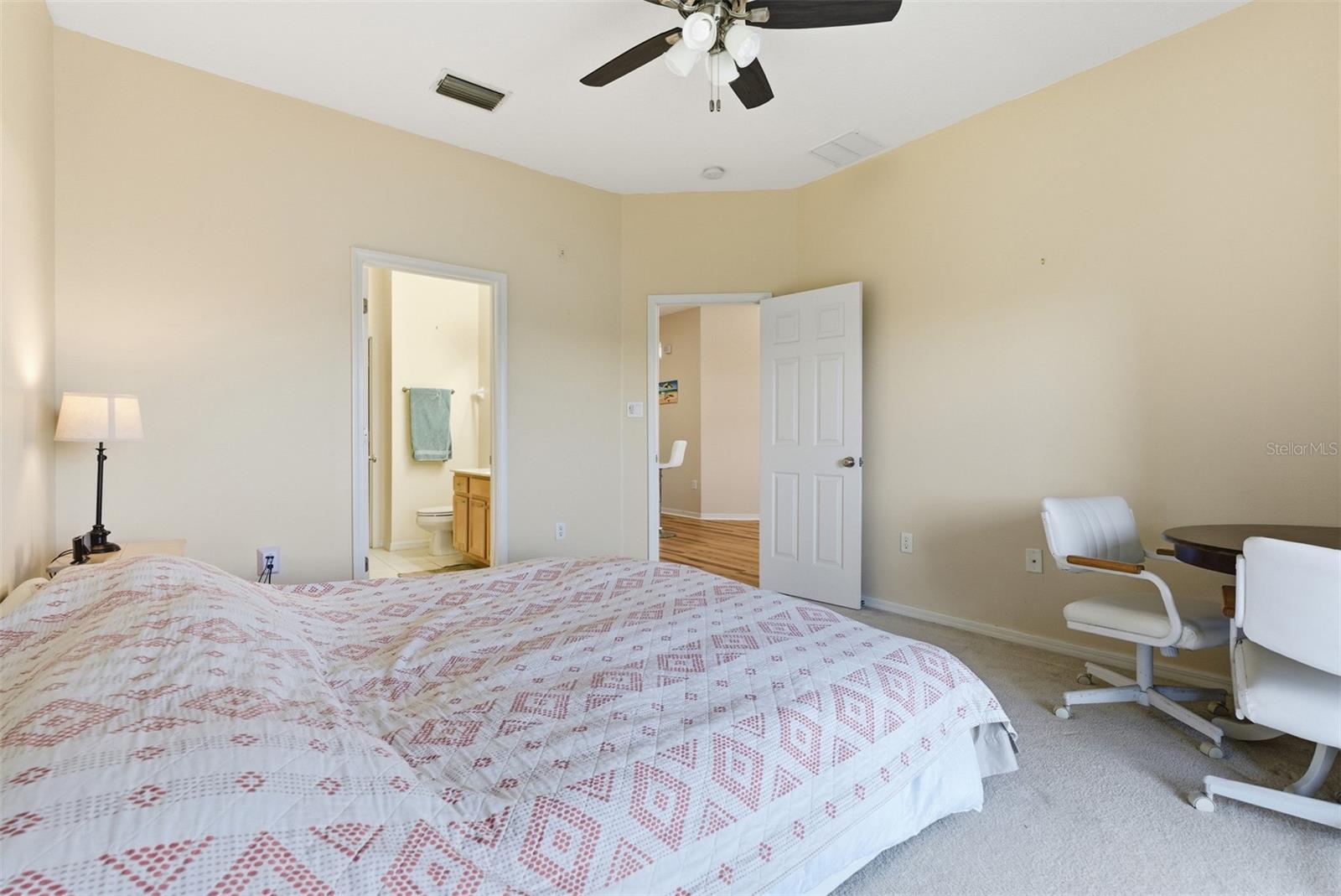 Image 23 of 58 For 3778 Parkridge Circle 23-201