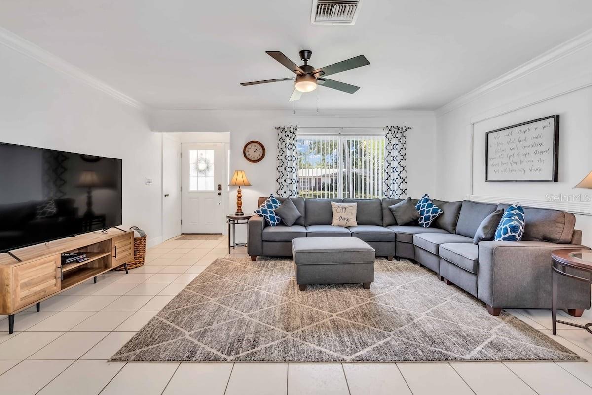 Image 5 of 24 For 3953 Linwood Street