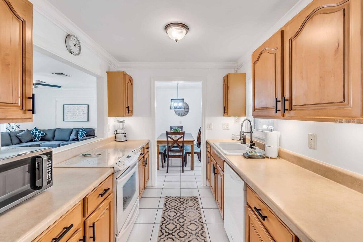 Image 8 of 24 For 3953 Linwood Street