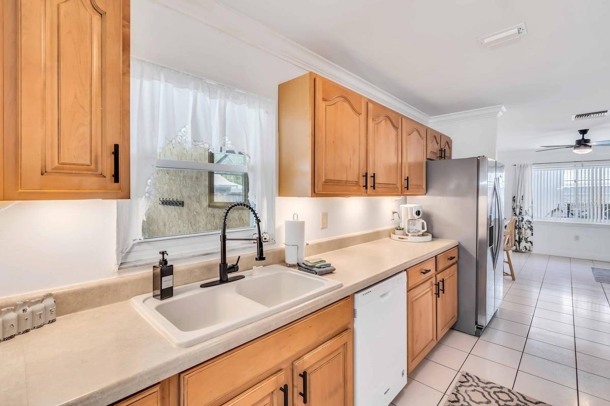 Image 9 of 24 For 3953 Linwood Street